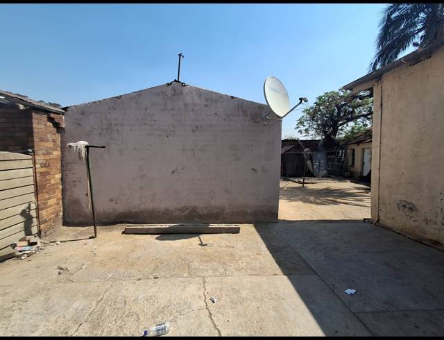 11 BEDROOM HOUSE FOR SALE IN VEREENIGING CENTRAL